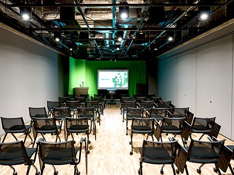 シアター形式(B STUDIO分割:48名)のイメージ